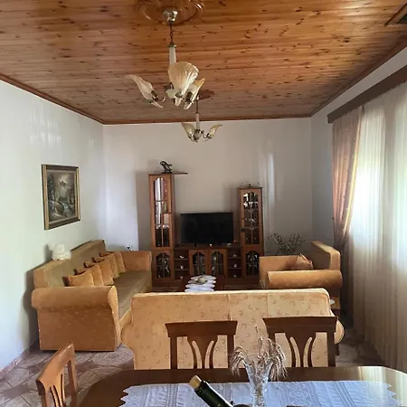 Apartment Elion *